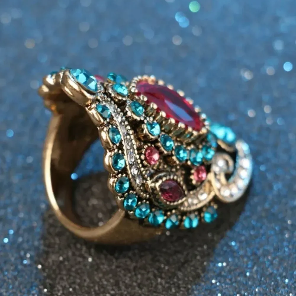 🌺 Bohemian Gorgeous Unique crystal & rhinestone Cocktail Ring 🌺